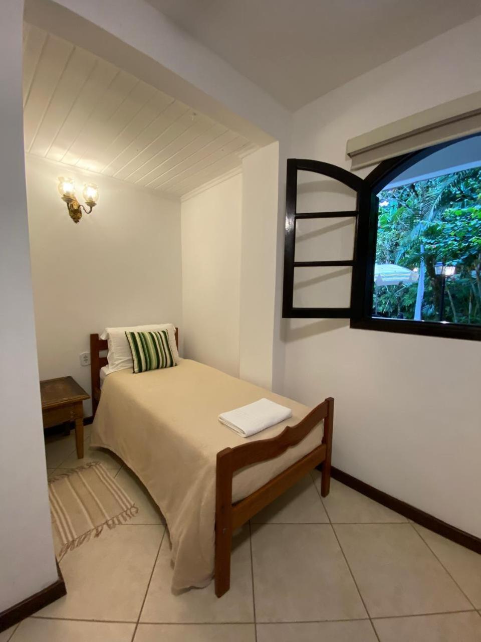 Aratinga Inn Vila do Abraao Екстер'єр фото